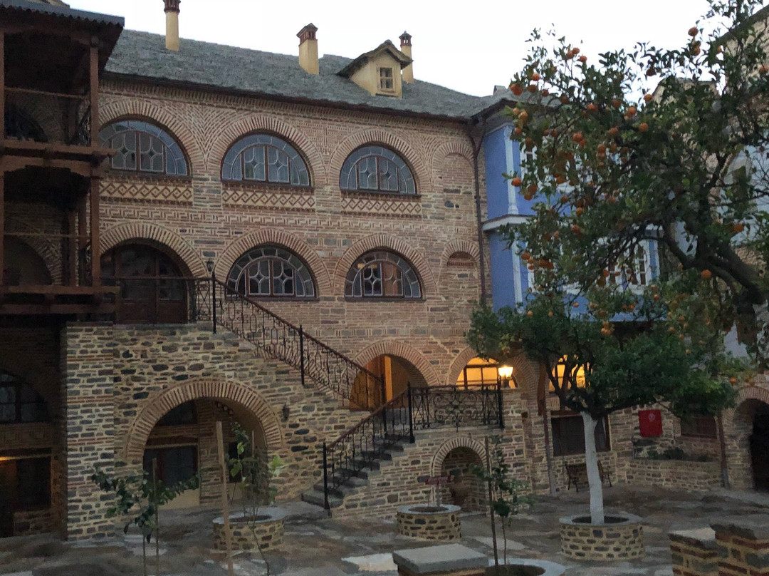 Holy Monastery of Pantocratoros景点图片