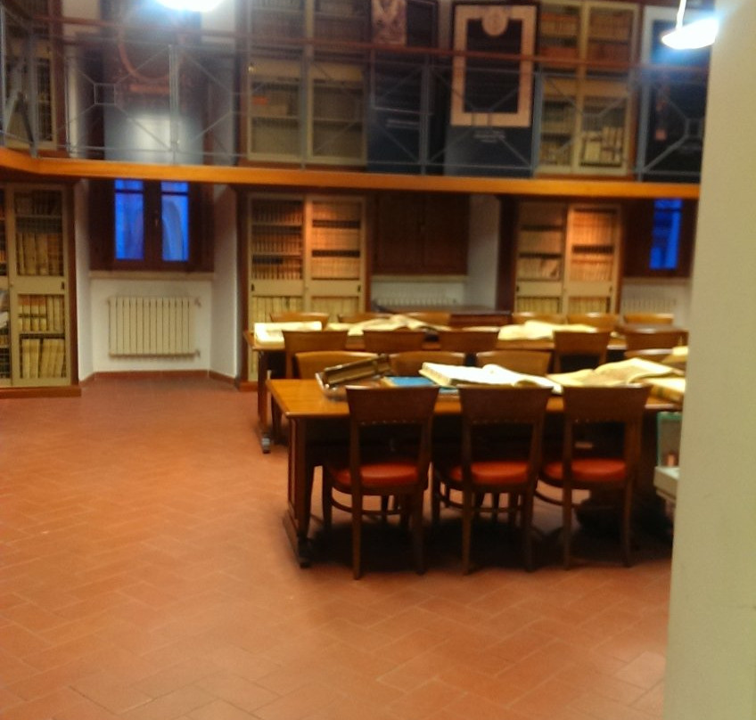 Biblioteca Comunale Paroniana-列蒂必去景点