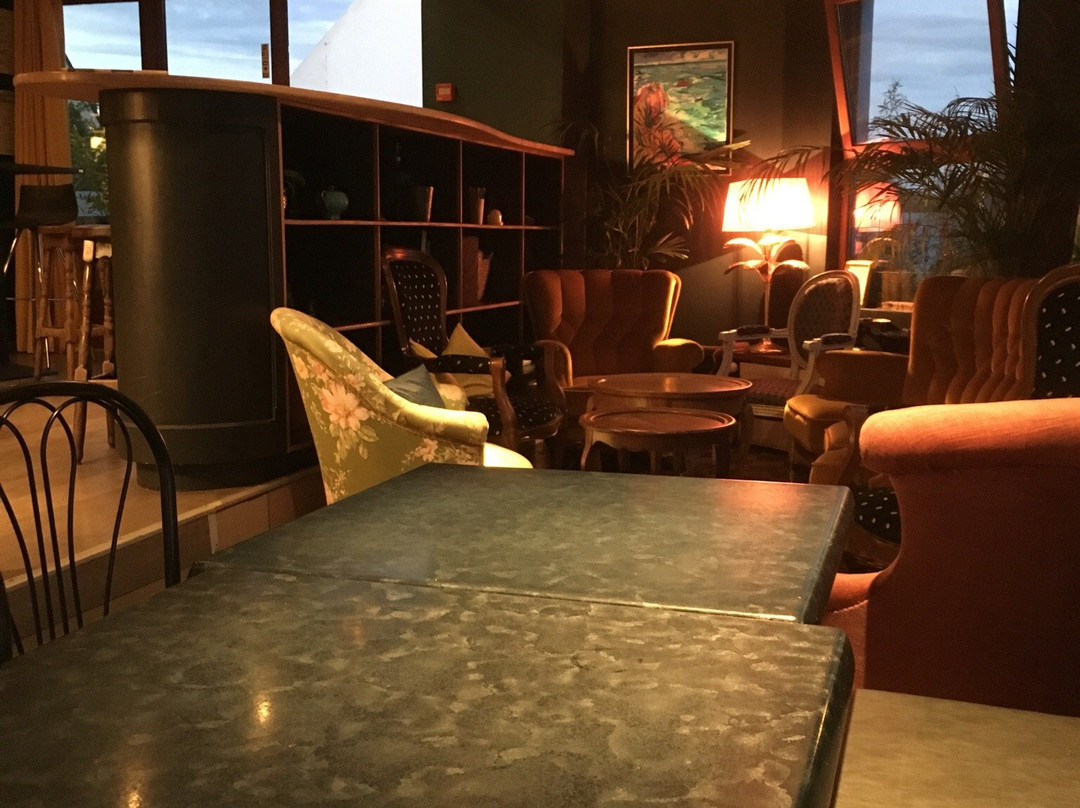 Clohars-Carnoet餐馆和美食-Au Grand Bleu