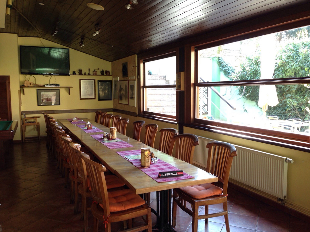 Radonice餐馆和美食-Restaurace U Cerninu