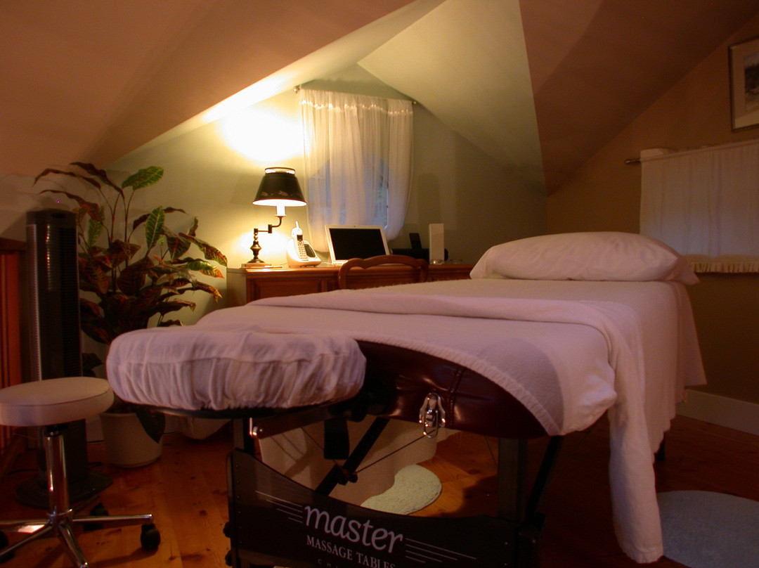 At the Waters Edge Spa-Sechelt必去景点