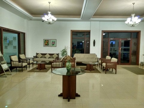 Cloud 9 Hotel