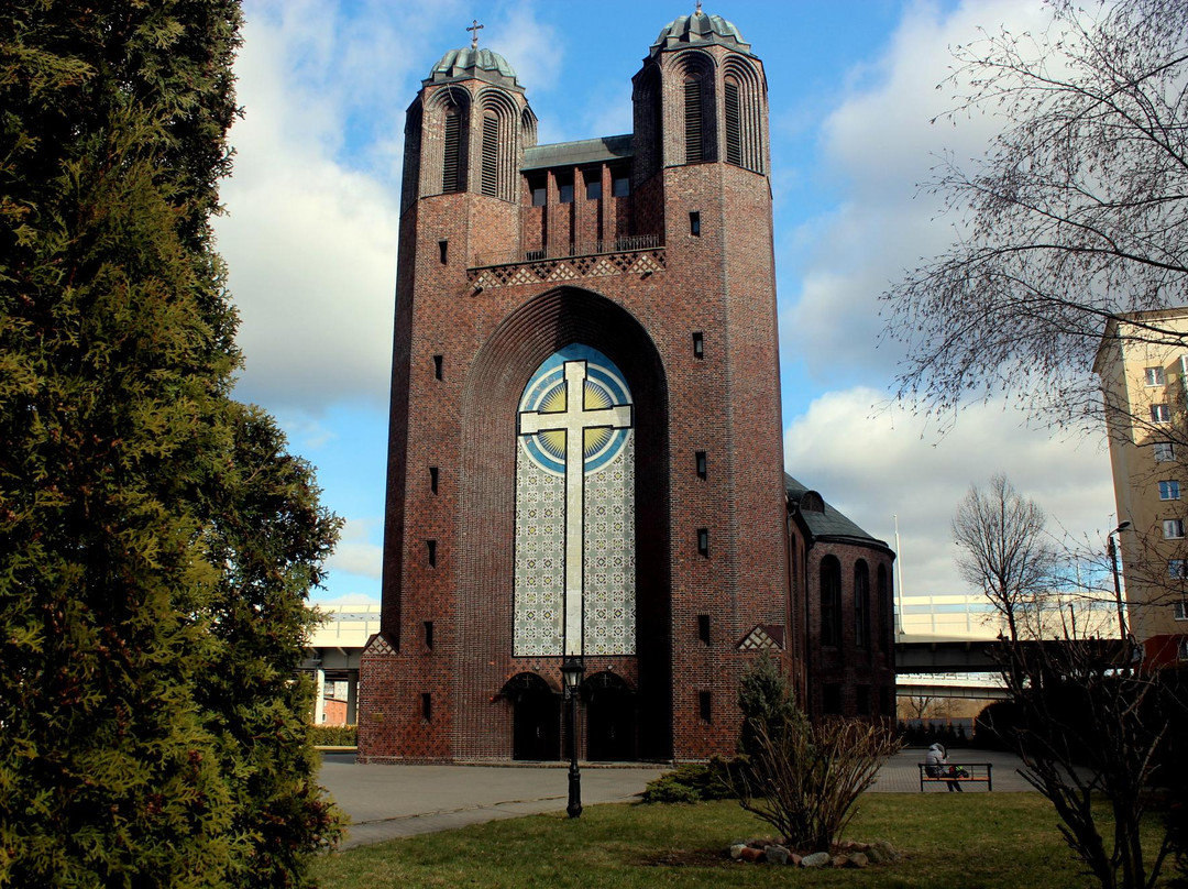 Holy Cross Cathedral景点图片