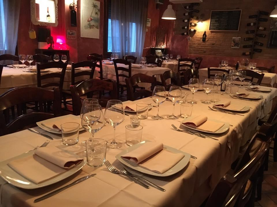 罗维戈餐馆和美食-La Piccola Bottiglieria