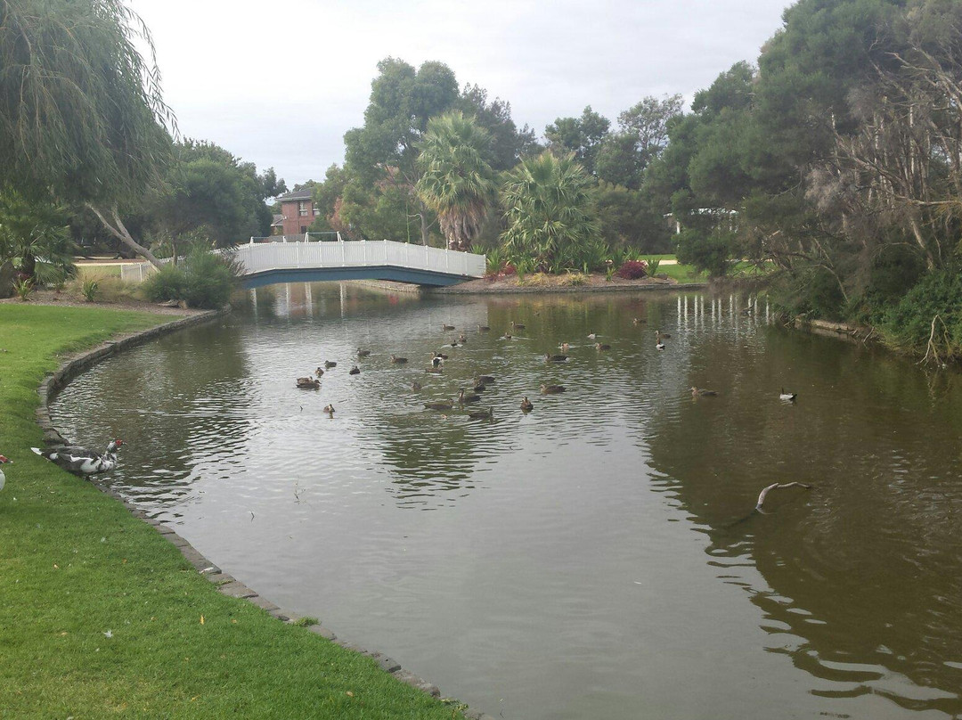 Mentone Racecourse reserve景点图片