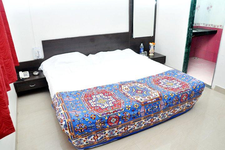 Hotel Surya Baramati主图