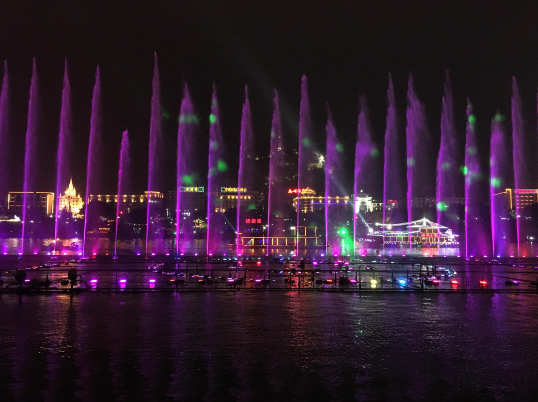 驾鹤商业街-柳州市必去景点