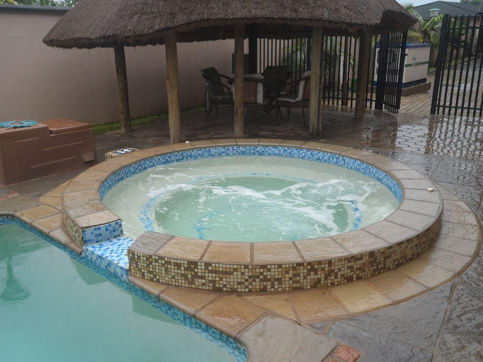 Roadview Park Hotel主图