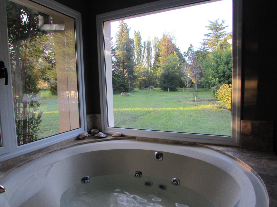 Solares De Vinuela Chalets & Suites主图