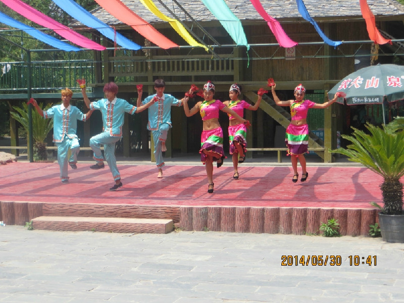 青云山游乐园-安丘市必去景点