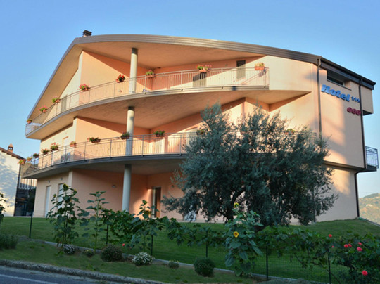 Santa Sofia d'Epiro酒店住宿-Hotel 660