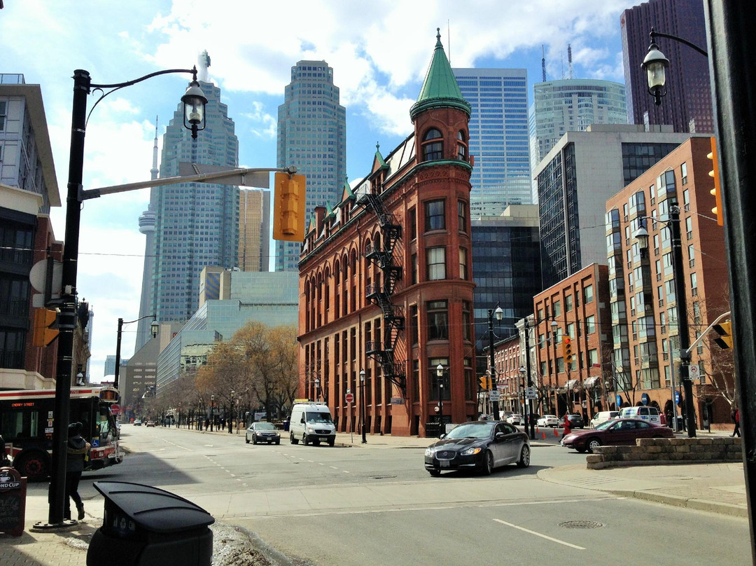 熨斗大楼-多伦多必去景点