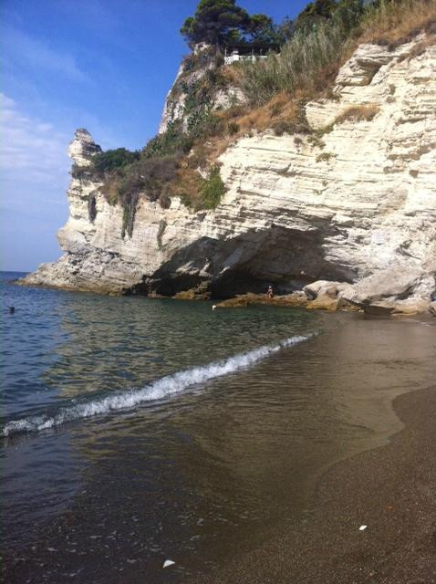 Spiaggia di Cava Grado景点图片