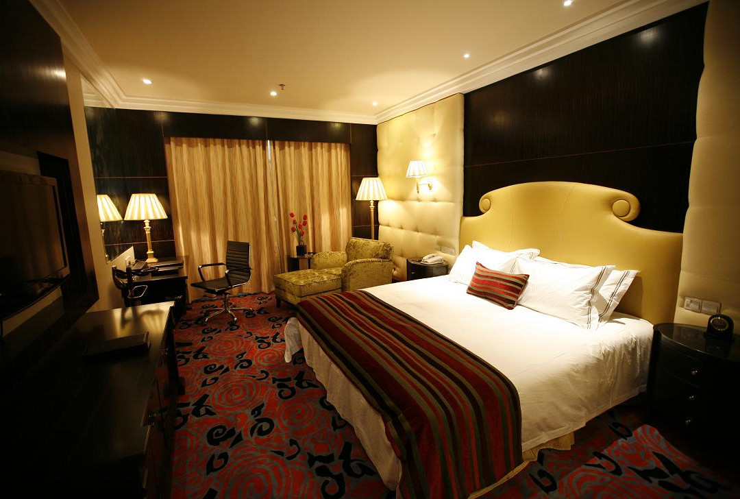 鸿华度假酒店主图