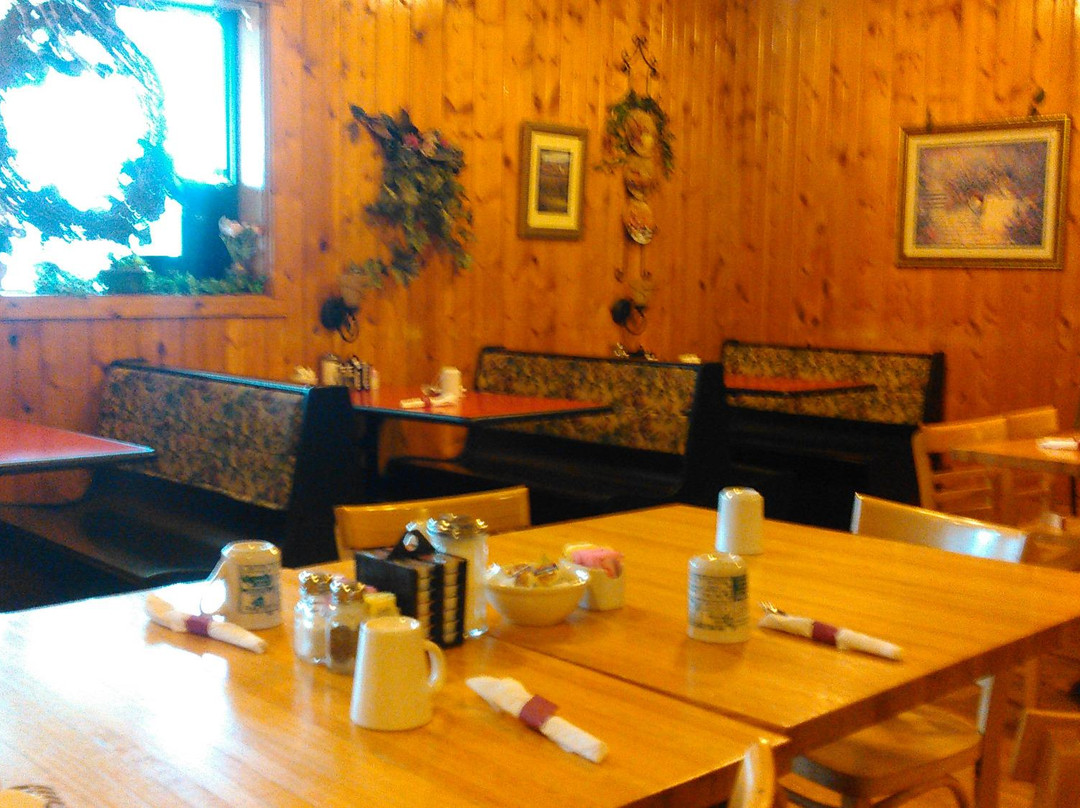 Delano餐馆和美食-Edie Mae's Eatery