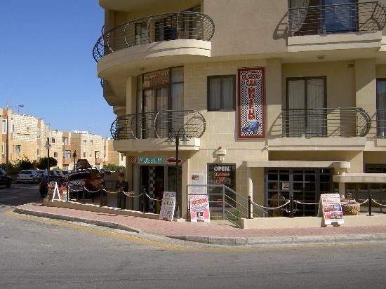 马耳他古董车收藏博物馆-卡拉必去景点