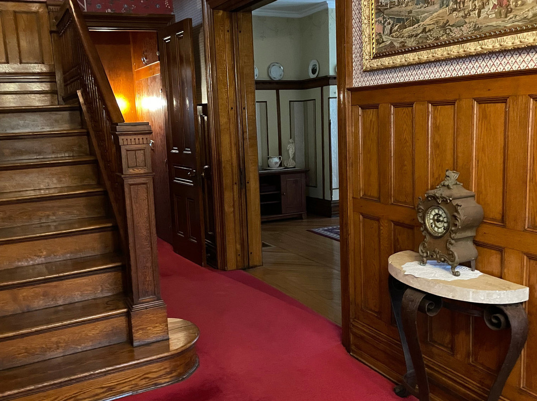 The Golden Oak Inn Bed & Breakfast主图