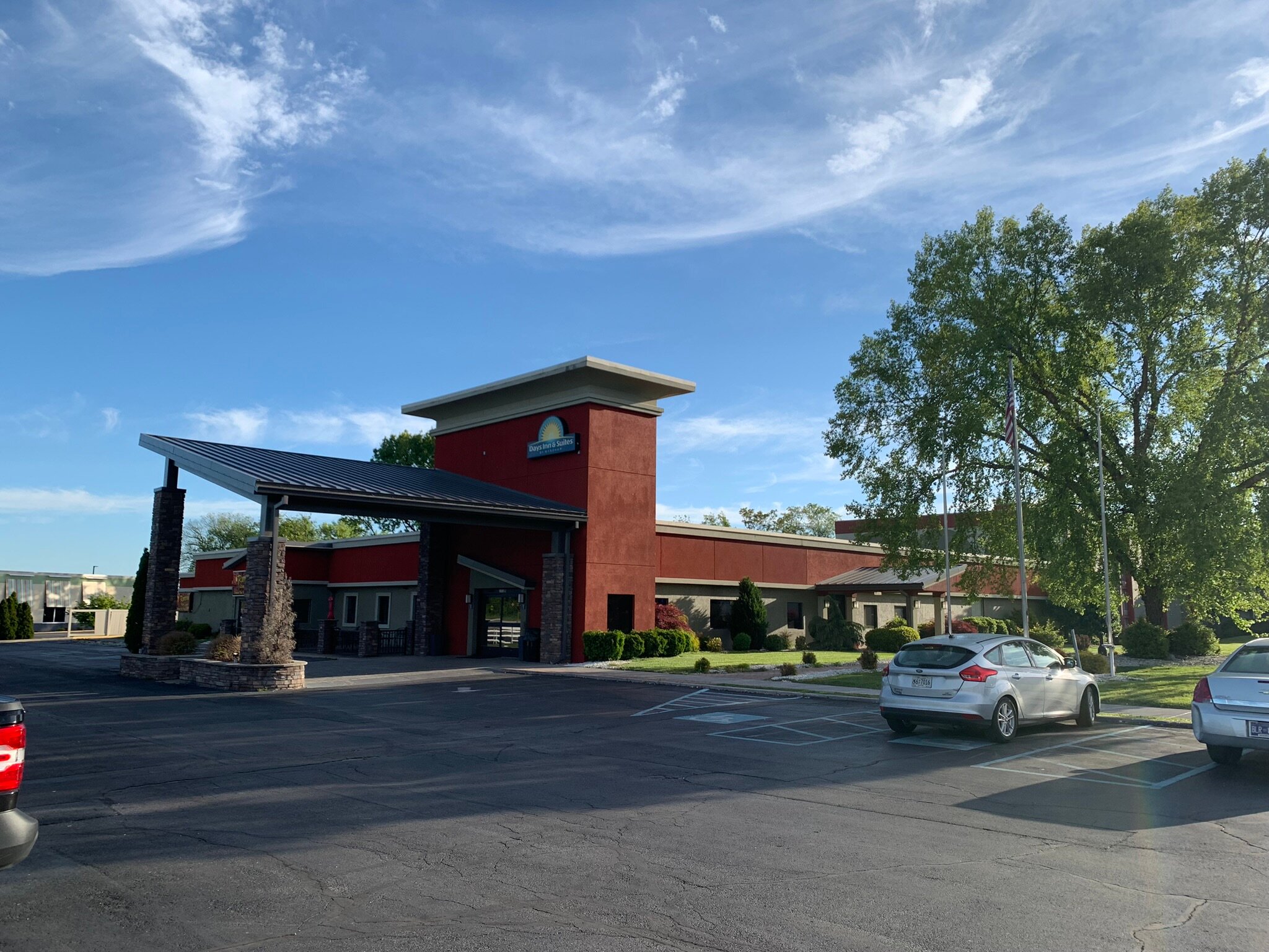 Days Inn & Suites by Wyndham Johnson City-浴室