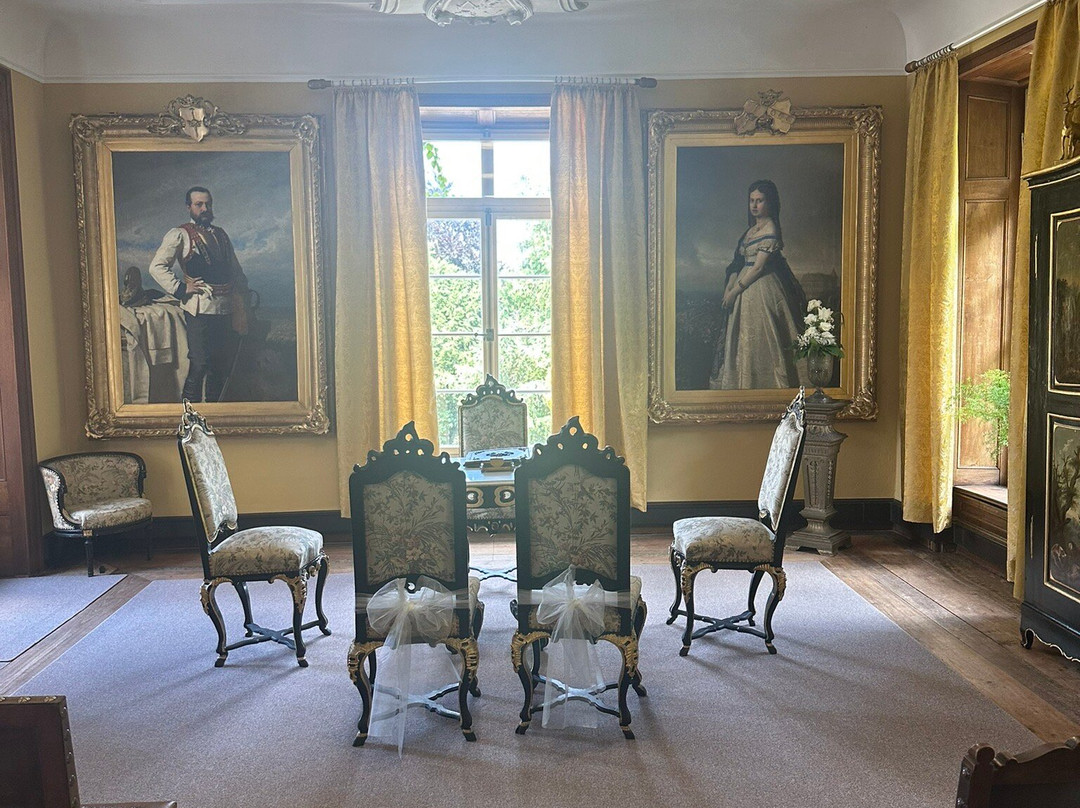 Schloss Fachsenfeld景点图片