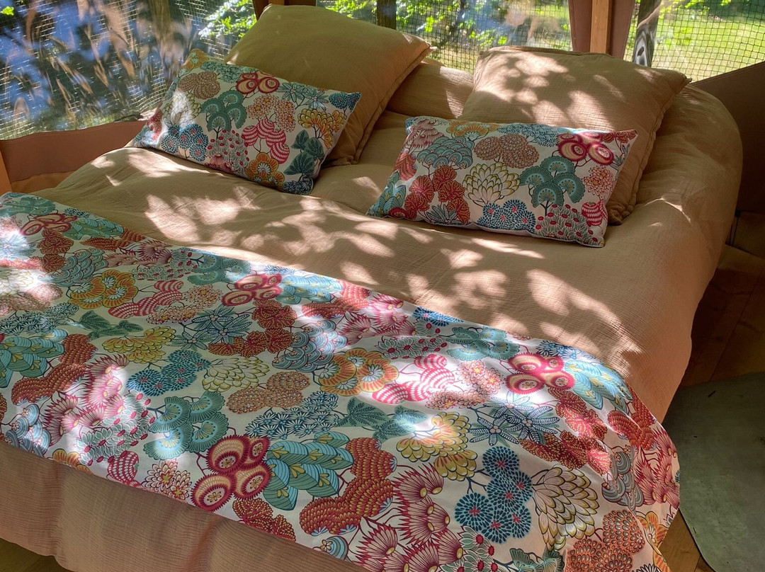 Sur le Coux, table et chambre d 'hôte主图