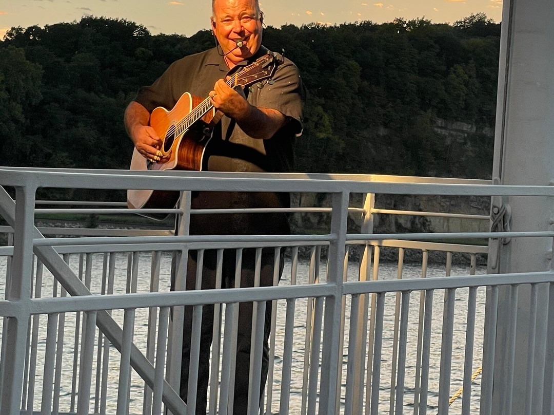 Mark Twain Riverboat Dinner Cruise景点图片