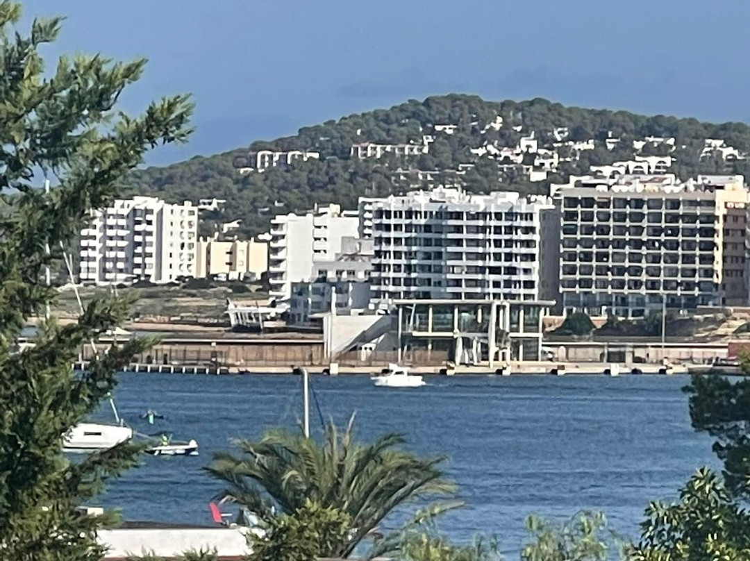阿祖阑贝尔甘廷酒店主图