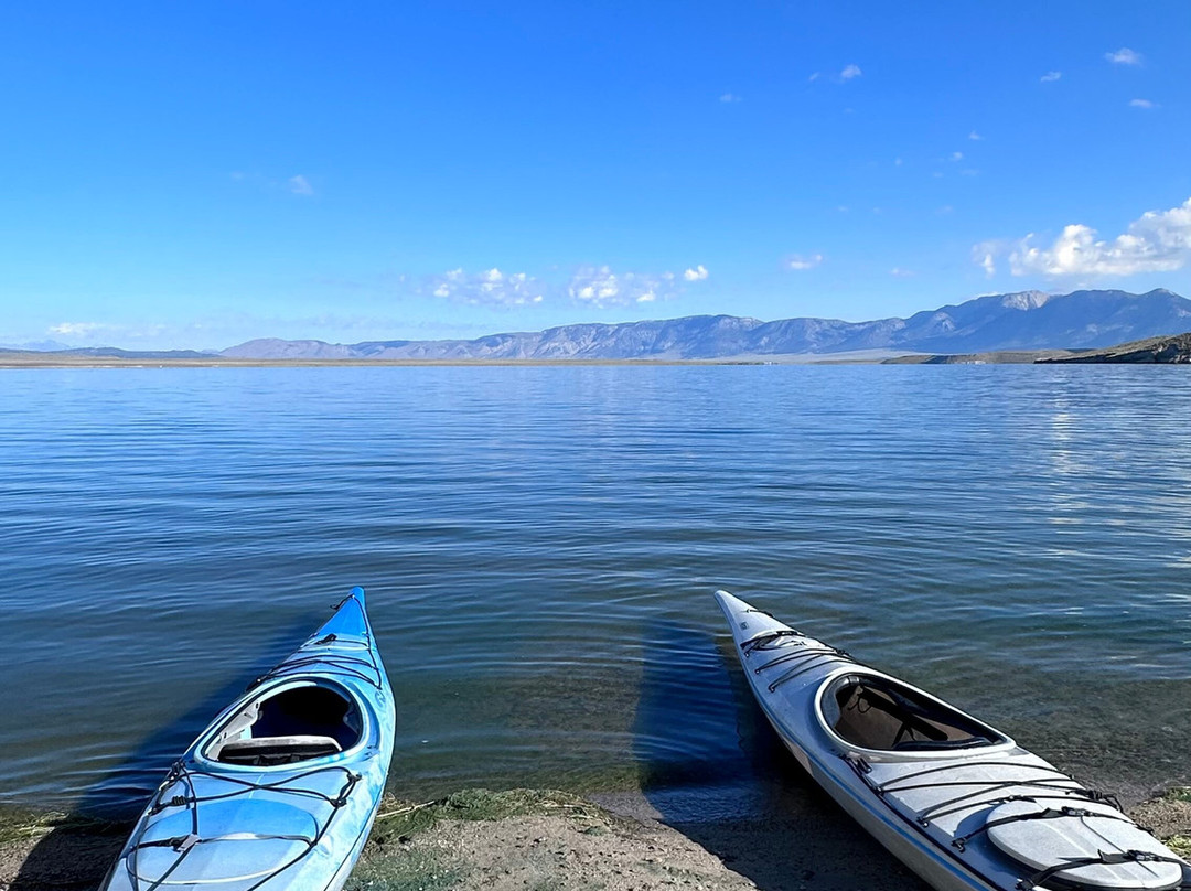 Caldera Kayak-马姆莫斯湖必去景点