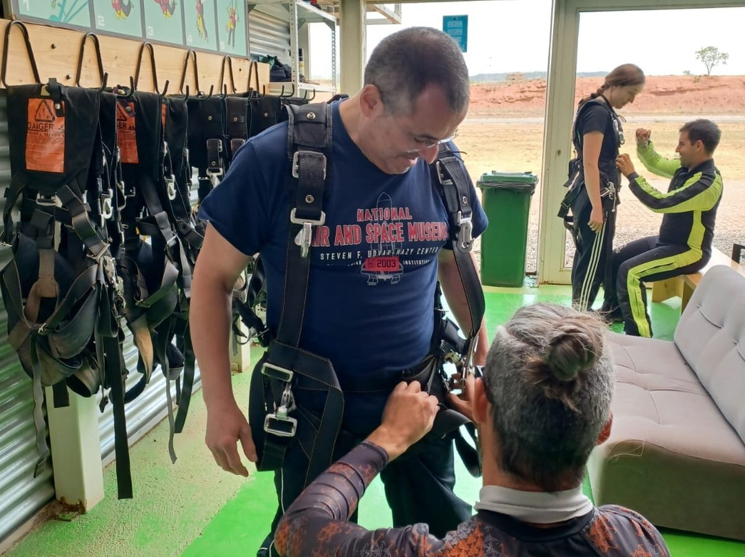 Saltamos – SkydiveBCN景点图片