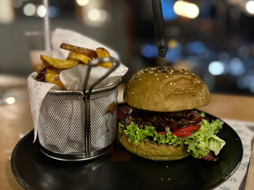 Coca Resto Lounge Bar