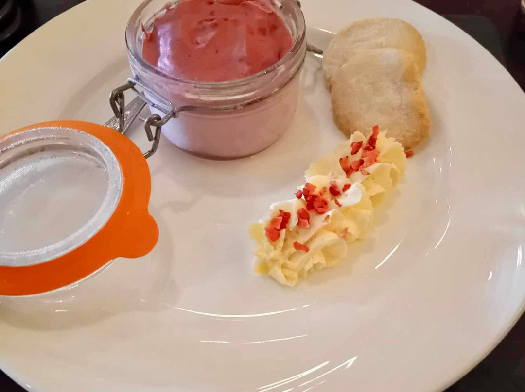 Crown Lodge Hotel主图