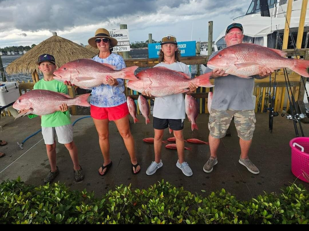 The Reel Contender Fishing Charter-巴拿马城海滩必去景点