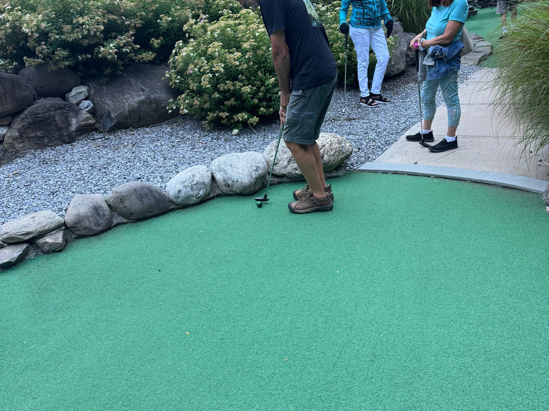Sayville Falls Mini Golf-Sayville必去景点