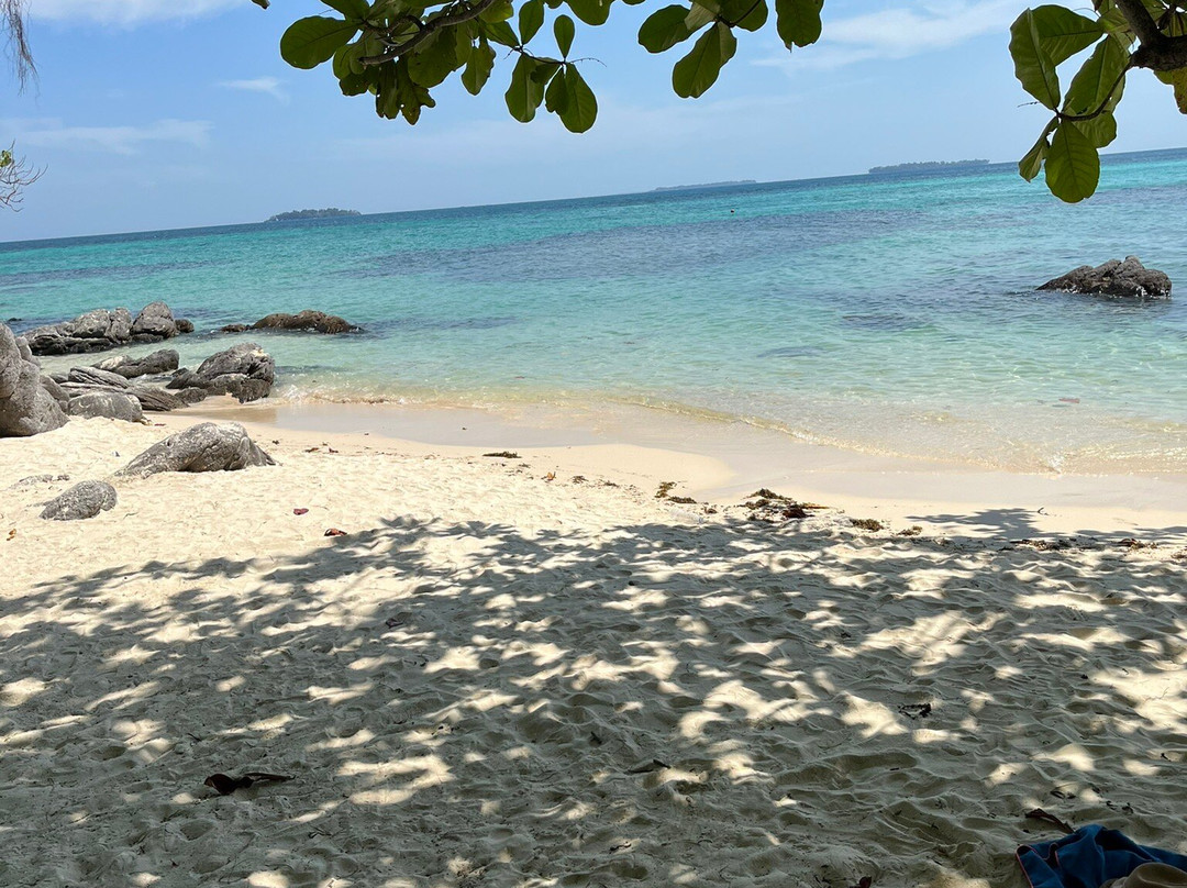 Tanjung Gelam Beach-卡里蒙加瓦必去景点