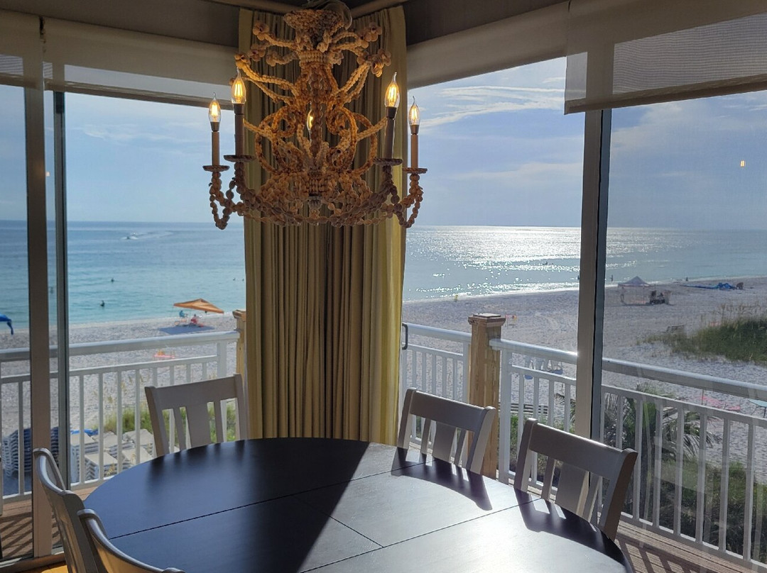 Mainsail Beach Inn主图