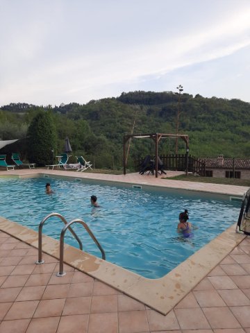 Agriturismo Il Sentiero-泳池