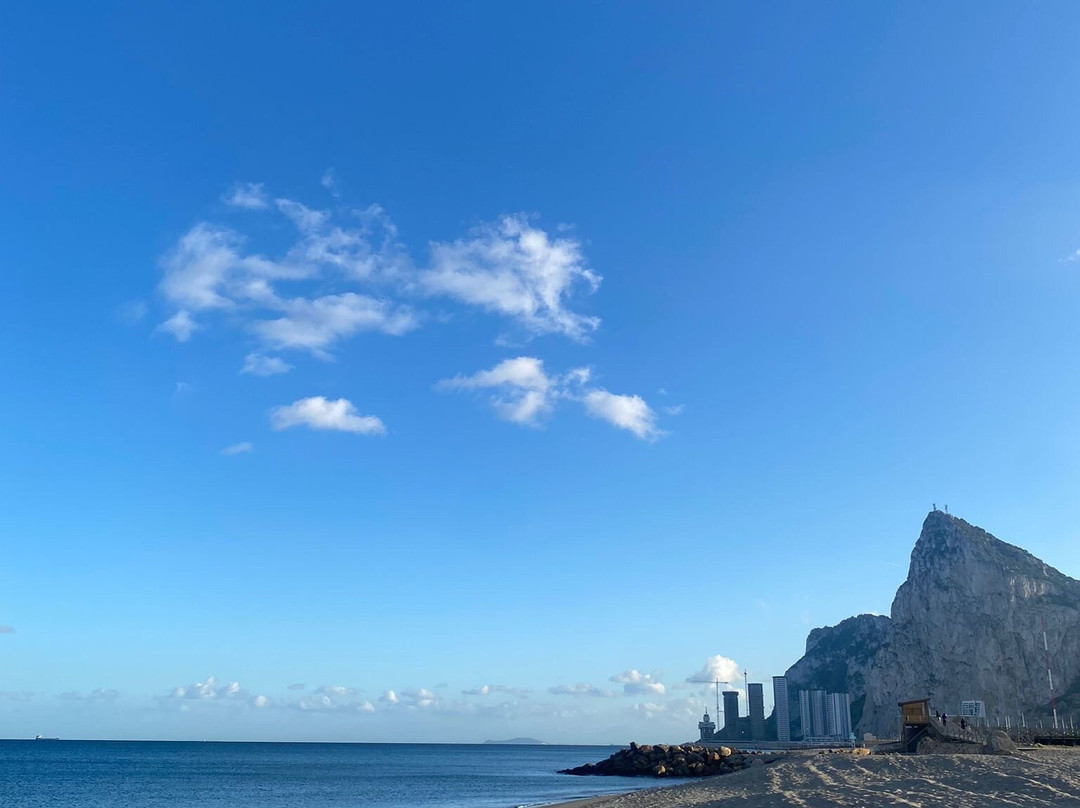 Playa de la Atunara景点图片