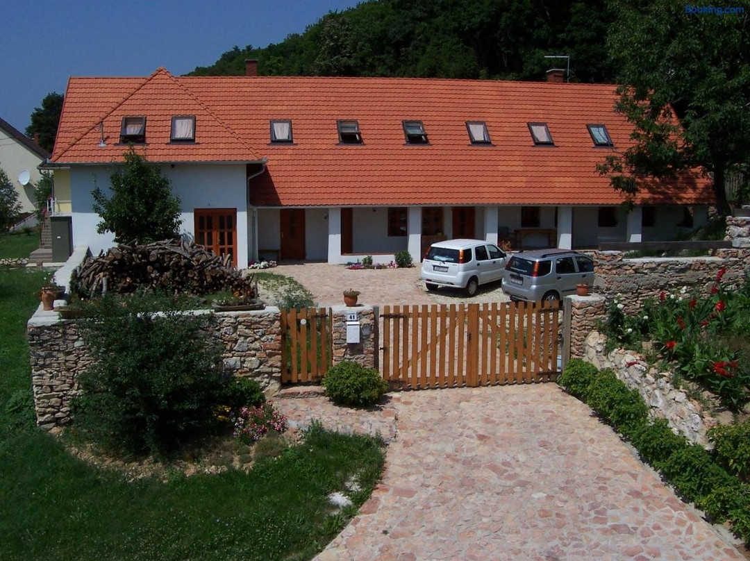Bakonyi Apartmanhaz Epleny