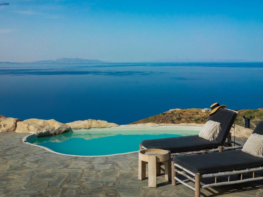 Makarias Traditional Luxury Villas