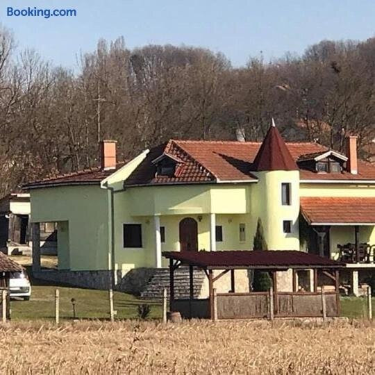 Brvnare Rodjak sa Sela