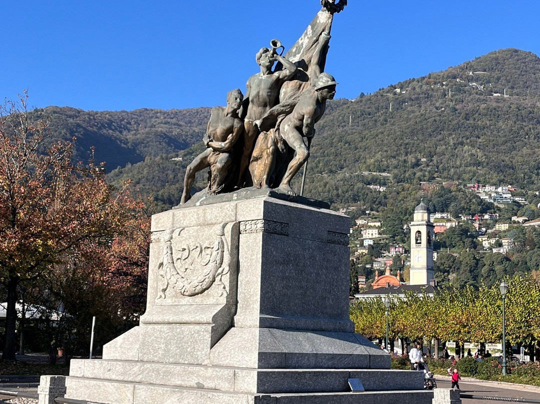 Monumento ai caduti-切尔诺比奥必去景点