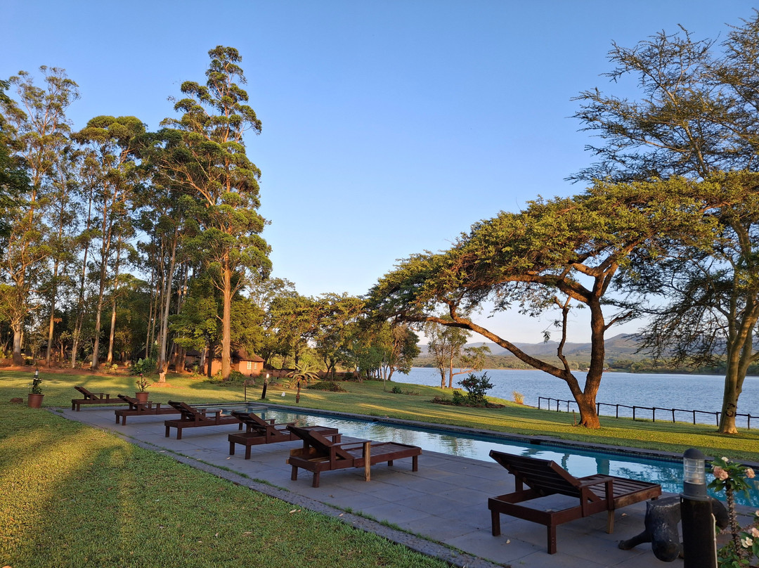 Shiluvari Lakeside Lodge主图