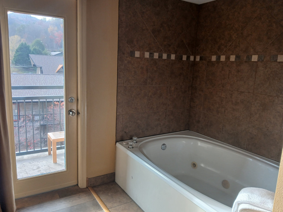 Old Creek Lodge主图