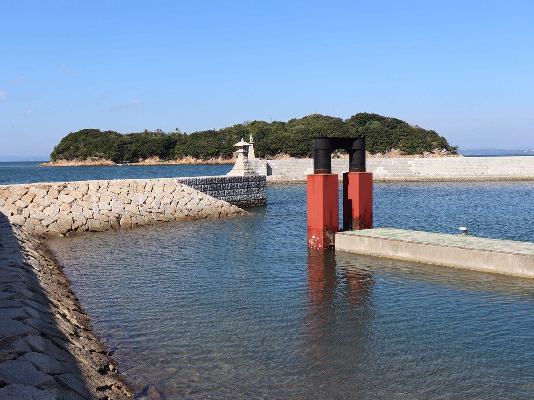 Michi-no-Eki Left Stones made for Osaka Castle-土庄町必去景点