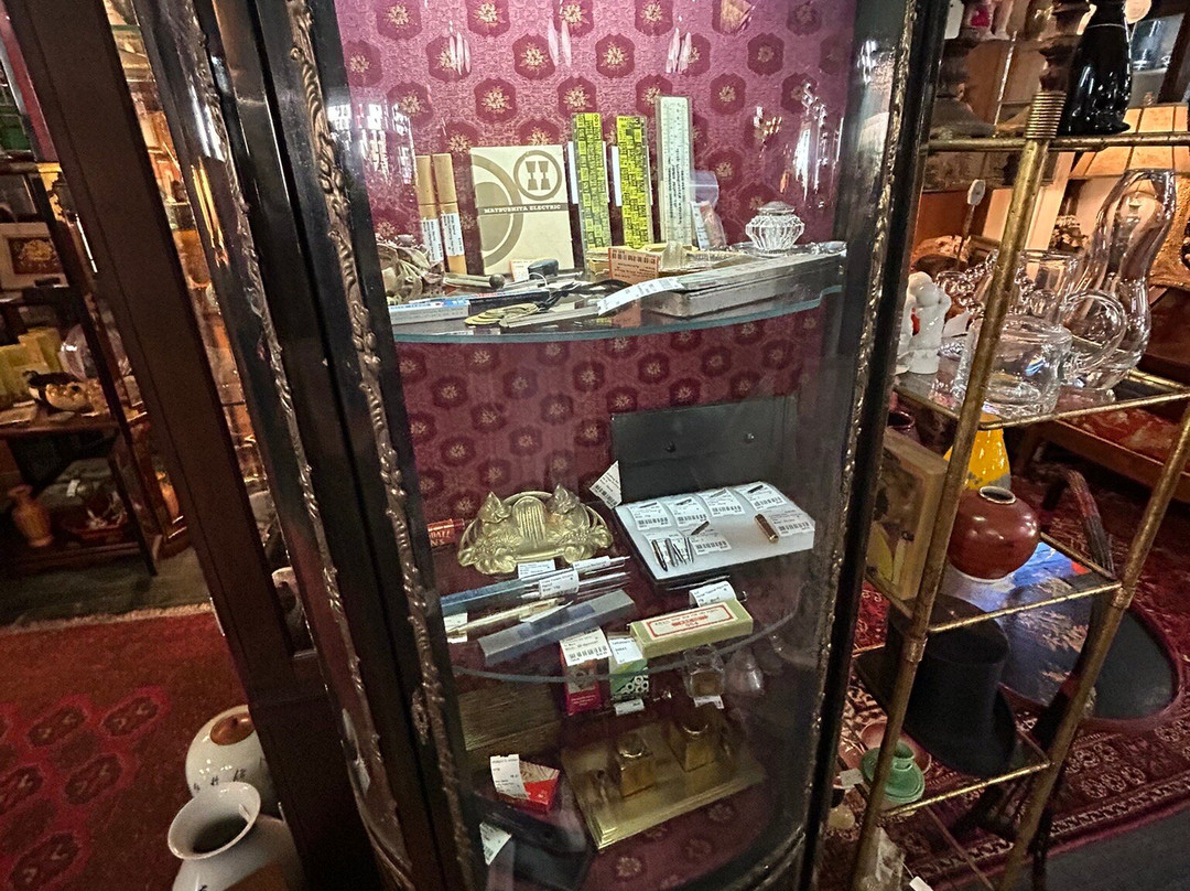 Main Street Antiques On Harrison景点图片