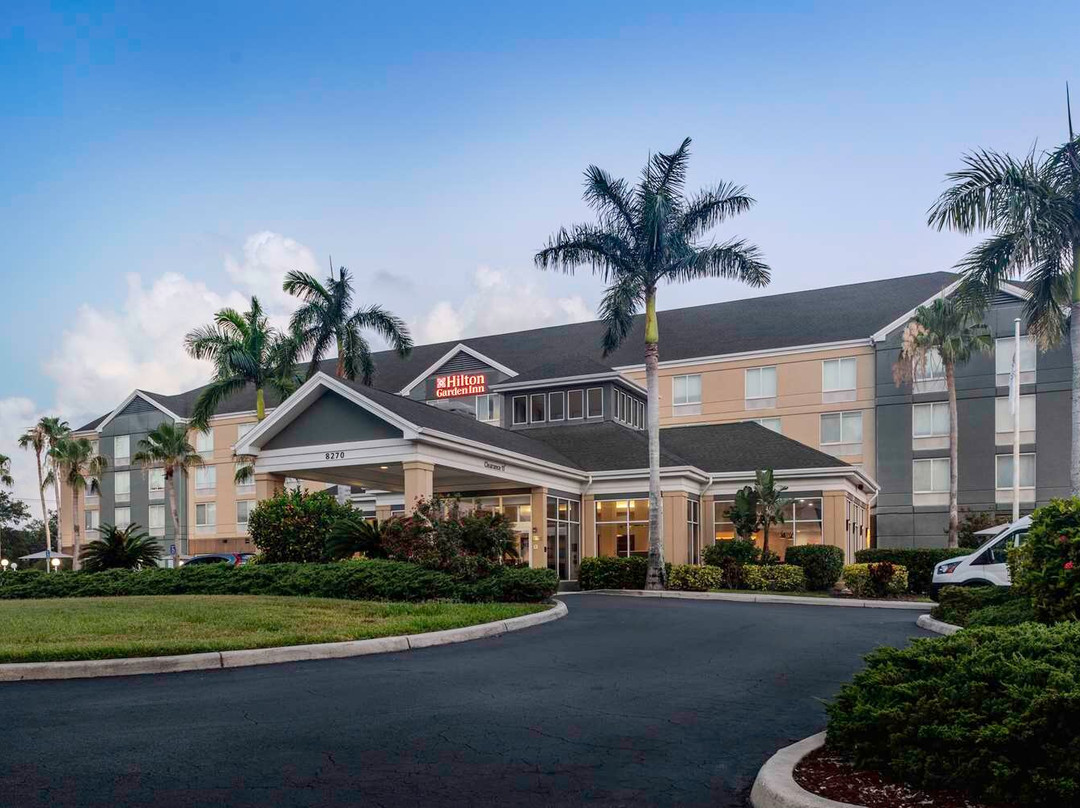 萨拉索塔布雷登顿机场希尔顿花园酒店