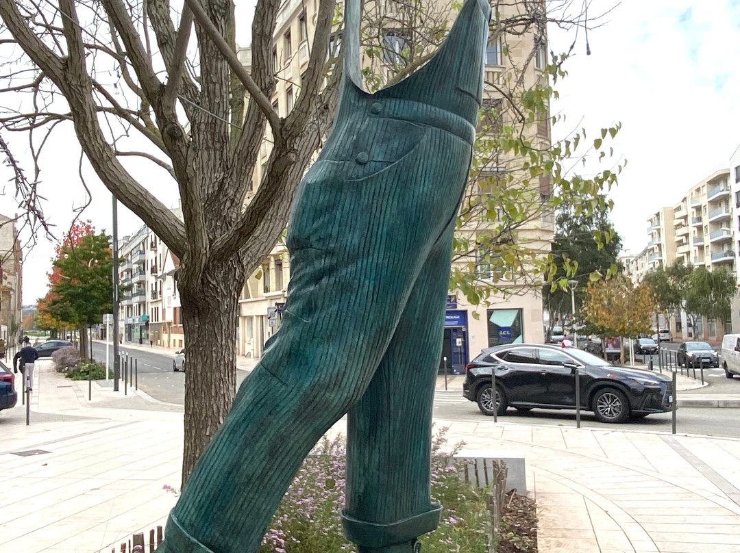 Statue de Coluche景点图片