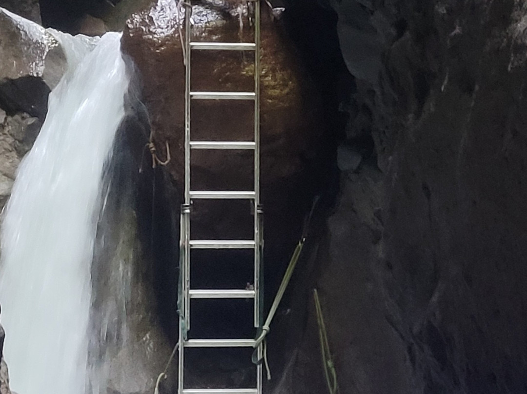 Les Gorges de la Falaise-马提尼克必去景点