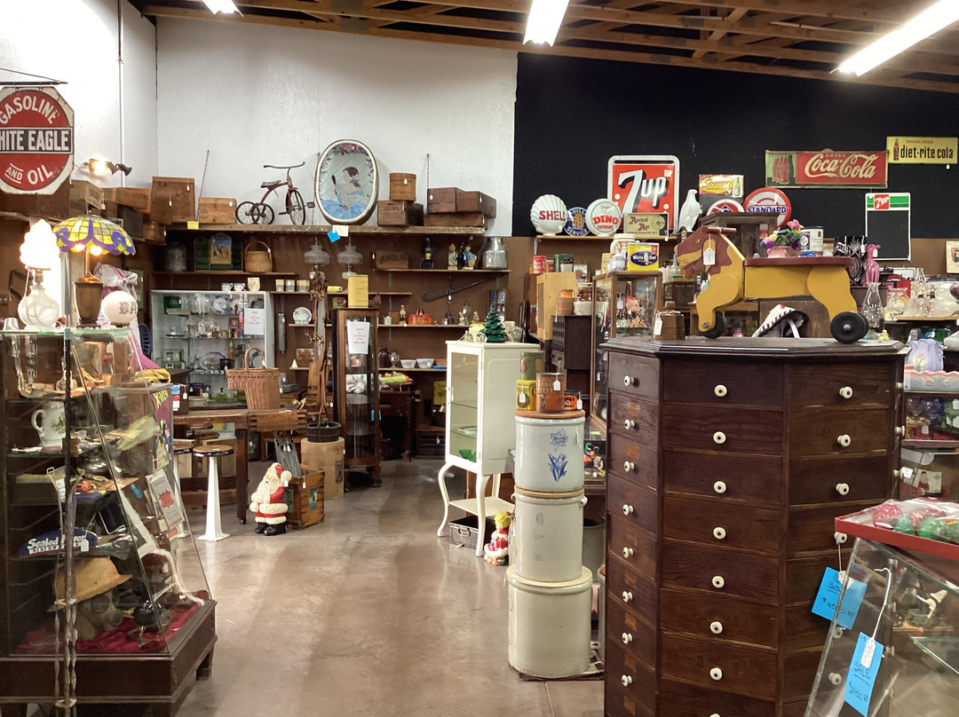 Keen Eye Antiques景点图片