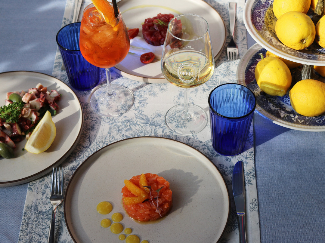 Giulia's Wine Restaurant