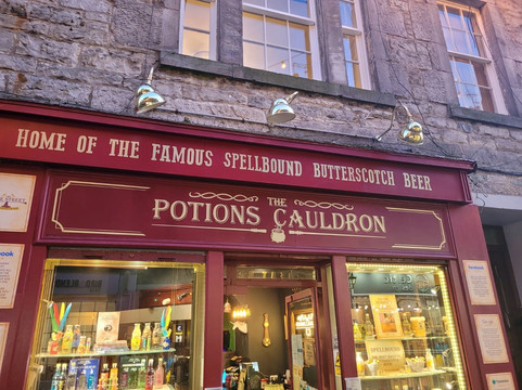 The Potions Cauldron-爱丁堡必去景点